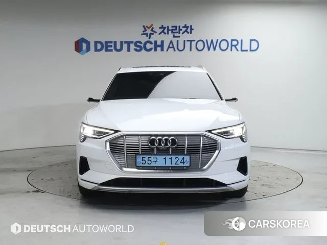 Audi e-Tron 2021 Белый из Кореи, фото 3