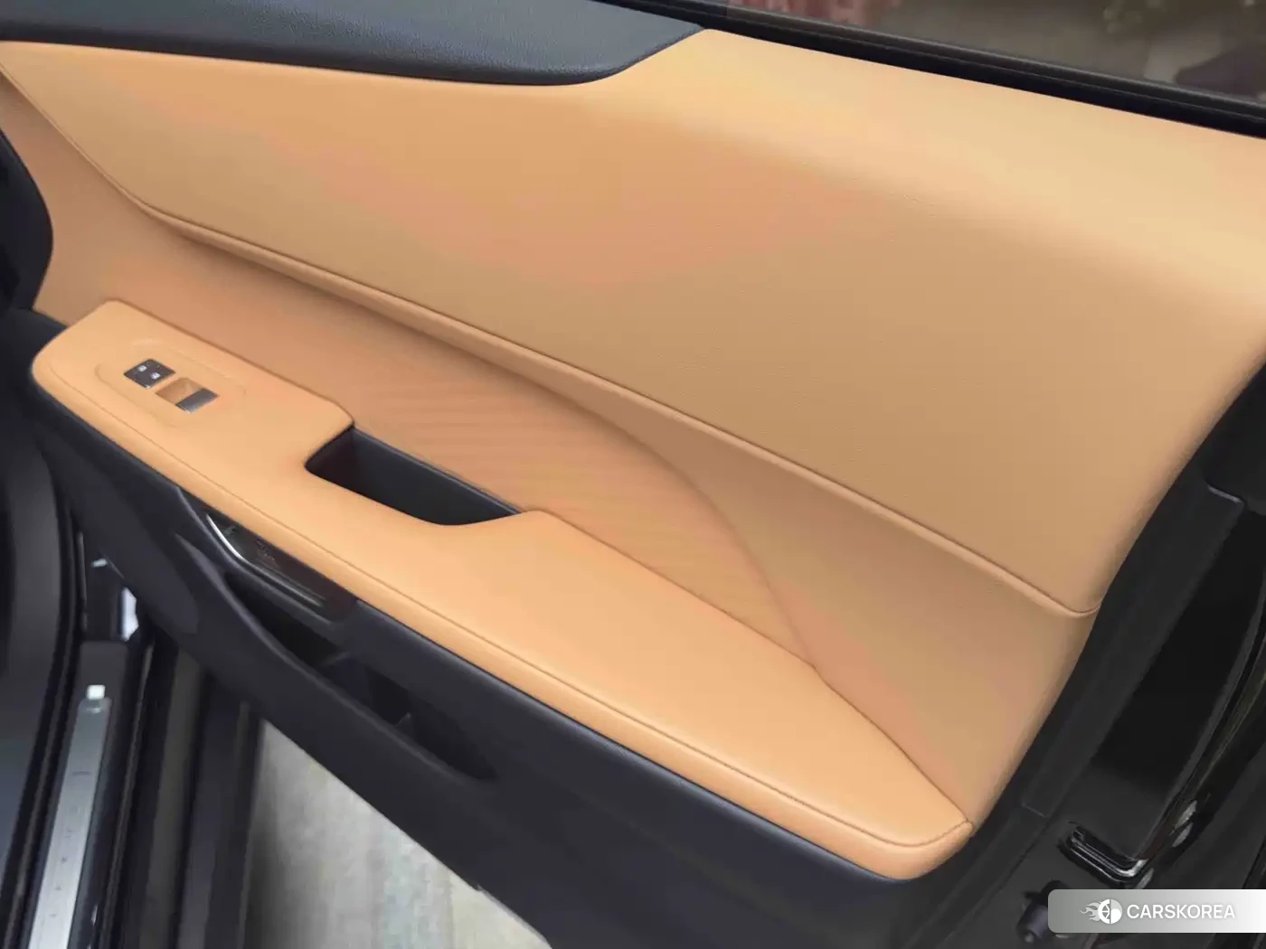 Lexus ES 2026 Черный из Китая, фото 3