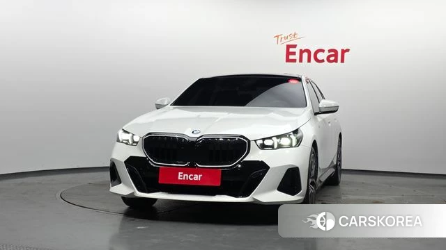 BMW 5 Series (G60) id 4578478 из Кореи 13