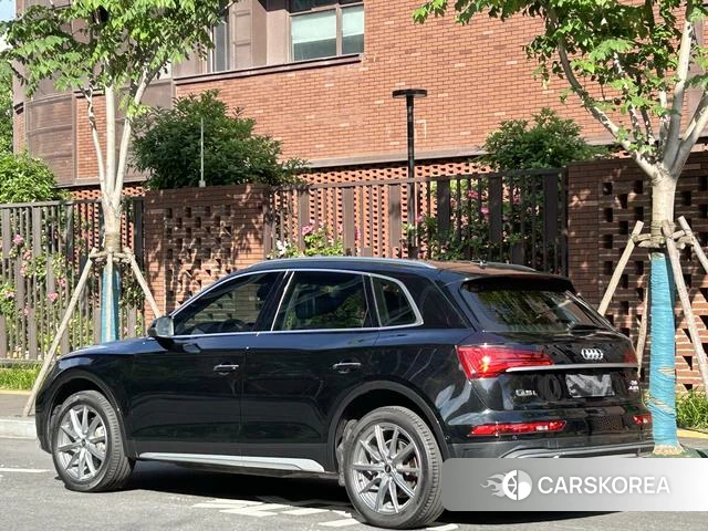 Audi Q5L 2022 Черный из Китая, фото 4