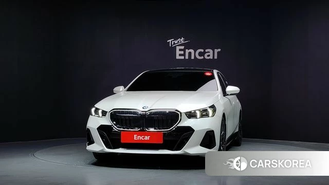 BMW 5 Series (G60) id 4532950 из Кореи 13