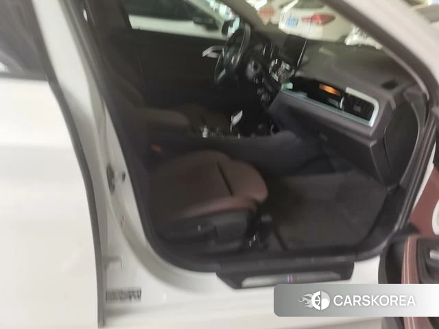 BMW 1 series 2023 Белый из Китая, фото 3