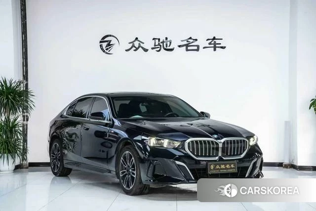 BMW 5 series 2025 Черный из Китая, фото 5