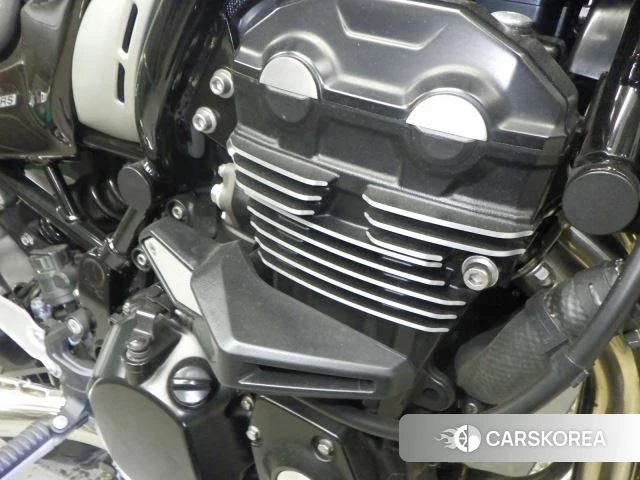 Engine photo