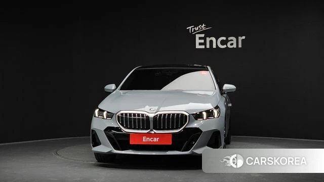 BMW 5 Series (G60) id 4480542 из Кореи 23