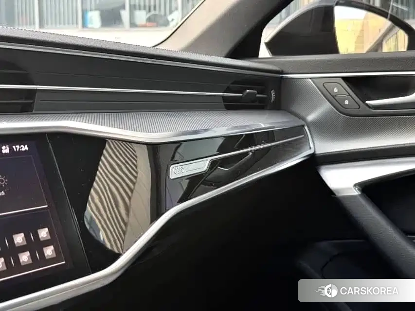 Audi A6L 2021 Черный из Китая, фото 3