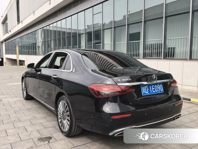 Mercedes-Benz E-class 2022 Черный из Китая, фото 3
