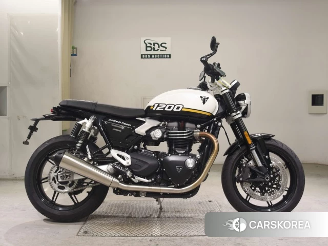 Triumph SPEED TWIN 2026 из Японии