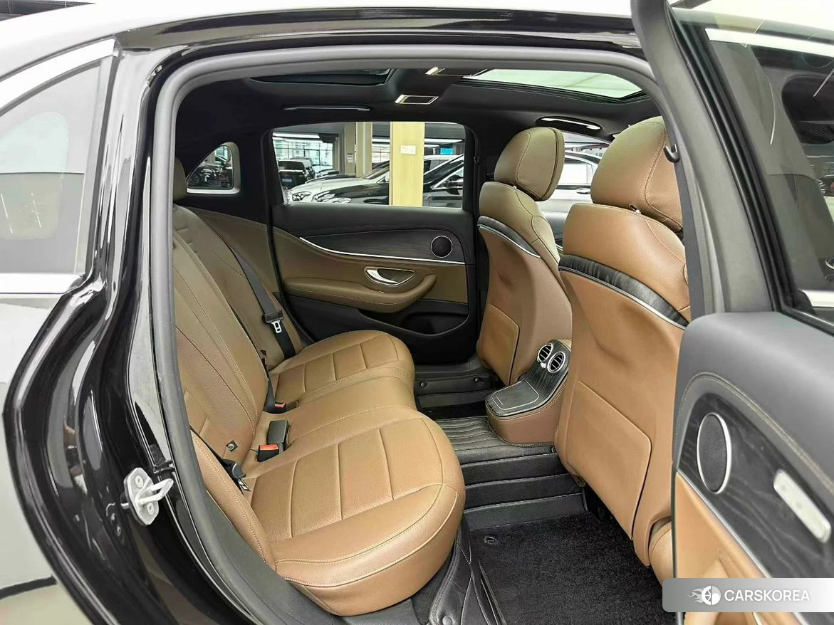 Mercedes-Benz E-Class 2021 Черный из Китая, фото 3