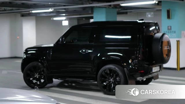 Land Rover Defender (L663) 2023 Черный из Кореи, фото 3