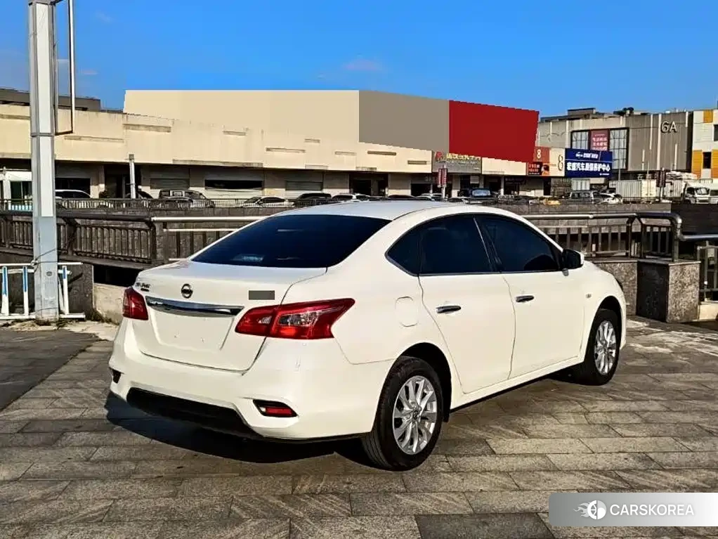 Nissan Sylphy 2023 Белый из Китая, фото 3