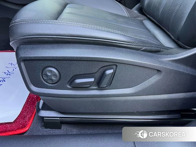 Audi Q5L id 4228521 из Китая 20
