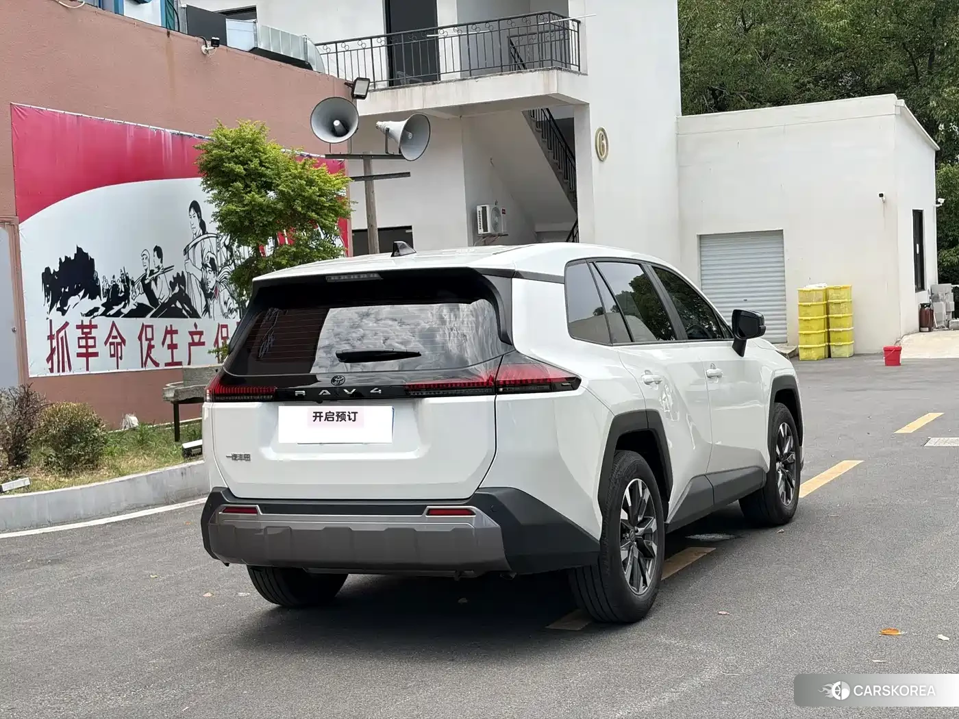Toyota RAV4 2026 Белый из Китая, фото 3