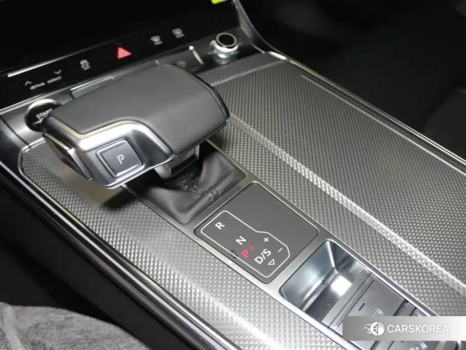 Audi A6L id 4546112 из Китая 11