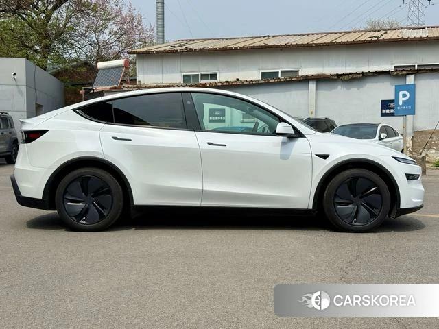 Tesla Model Y 2025 Белый из Китая, фото 3