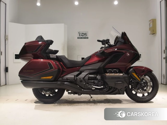 Проданный Honda GL1800 TOUR DCT 2026 из Японии