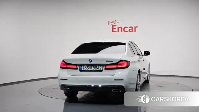 BMW 5 Series (G30) id 3395102 из Кореи 13