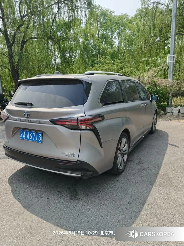 Toyota Saina 2023 Темно-серый из Китая, фото 3