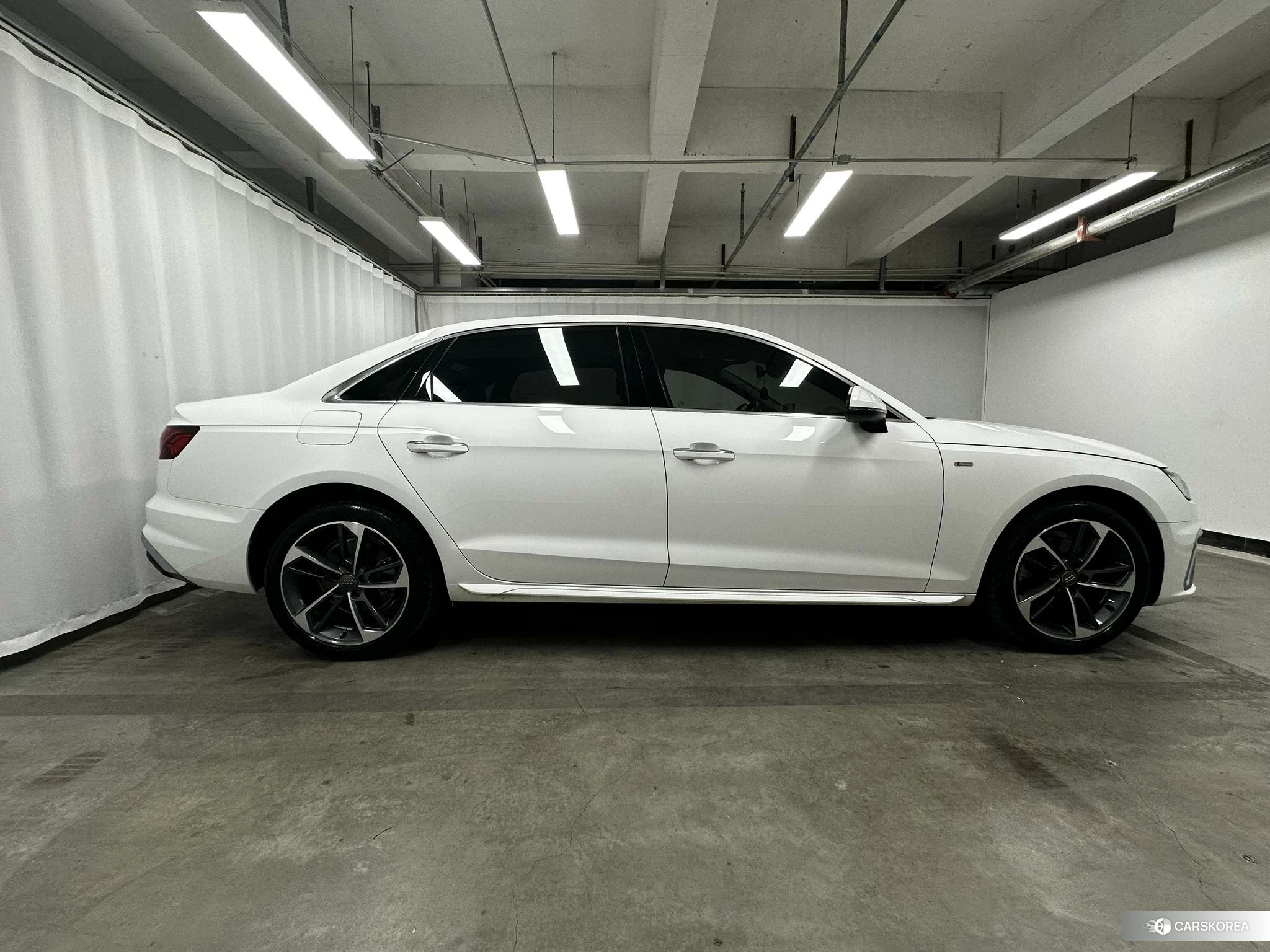 Audi A4L id 4473447 из Китая 13