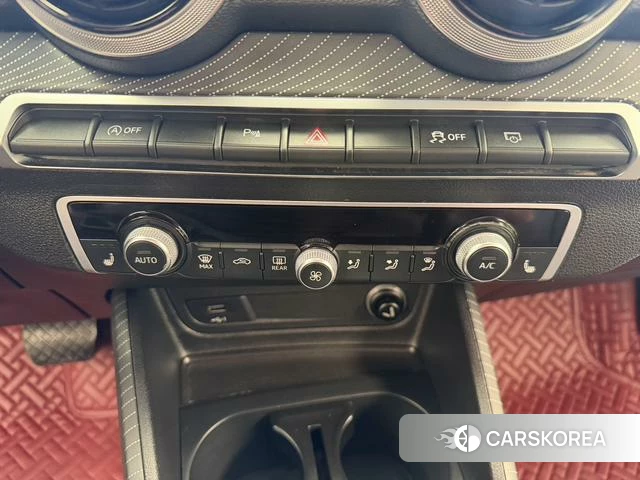 Audi Q2L id 4307560 из Китая 15