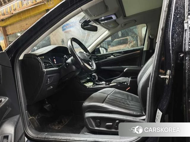 Volkswagen Passat id 4279309 из Китая 10