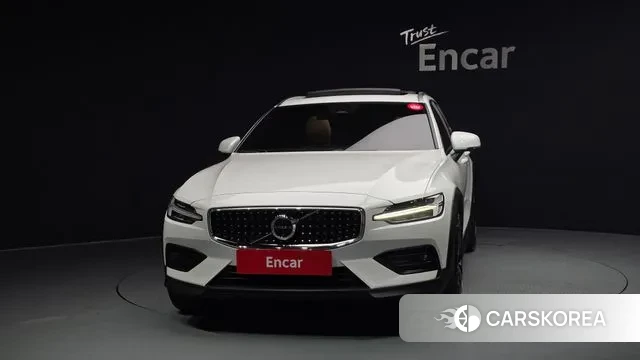 Volvo V60 Cross-Country 2nd Generation id 3410435 из Кореи 13