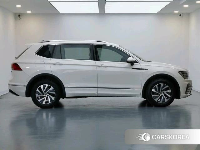 Volkswagen Tiguan L PHEV id 4278661 из Китая 13