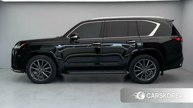 Lexus LX 2023 Черный из Китая, фото 3