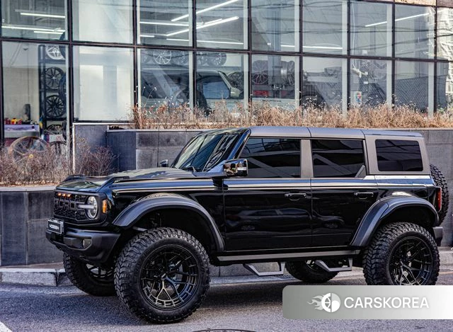 Ford Bronco 6th Generation 2025 Черный из Кореи, фото 3