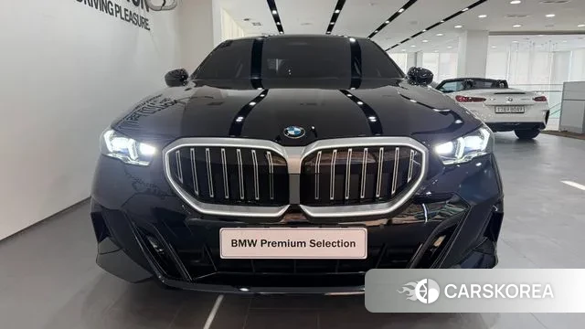 BMW 5 Series (G60) id 3725904 из Кореи 13