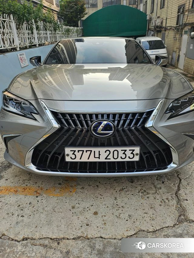 Lexus ES300h 7th generation 2022 Жемчужный цвет из Кореи, фото 3