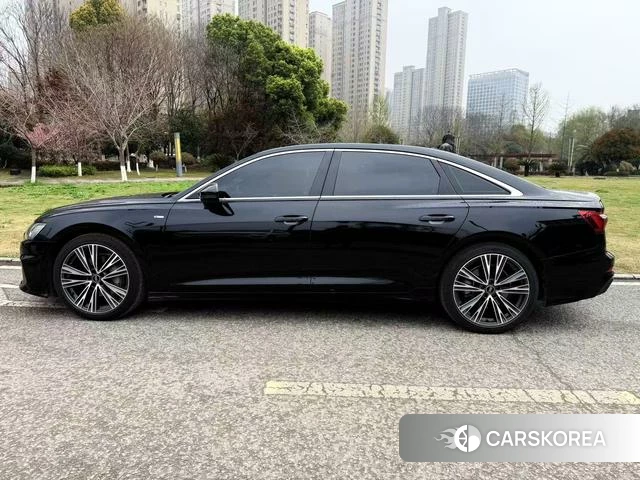 Audi A6L id 4273503 из Китая 18
