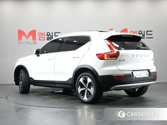 Volvo XC40 2024 Белый из Кореи, фото 3