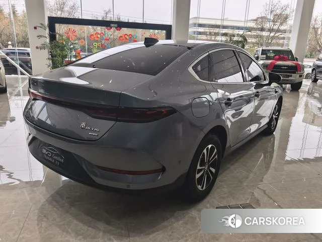 BYD Qin PLUS DM 2025 Темно-серый из Китая, фото 3