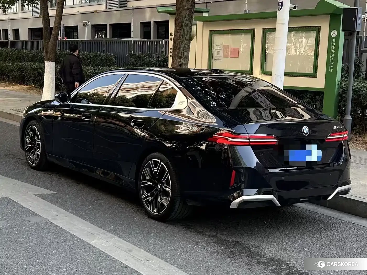 BMW 5 series 2025 Черный из Китая, фото 3