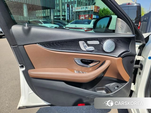 Mercedes-Benz E-Class W213 2019 Белый из Кореи, фото 4