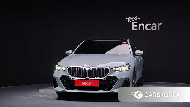 BMW 5 Series (G60) id 3371985 из Кореи 13