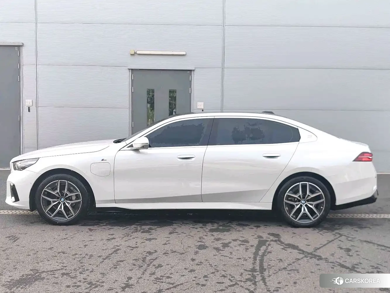 BMW i5 2025 Белый из Китая, фото 4