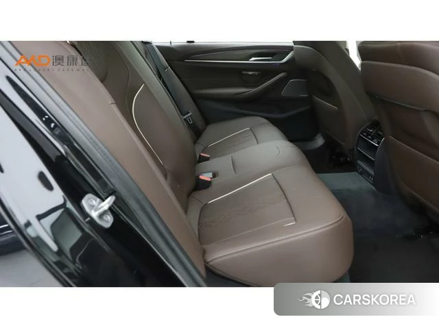 BMW 5 series 2022 Черный из Китая, фото 3