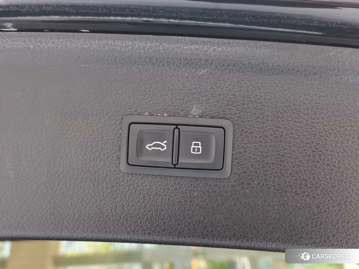 Audi Q5L id 4467738 из Китая 17