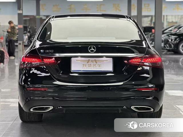 Mercedes-Benz E-class (imported) 2022 Черный из Китая, фото 3