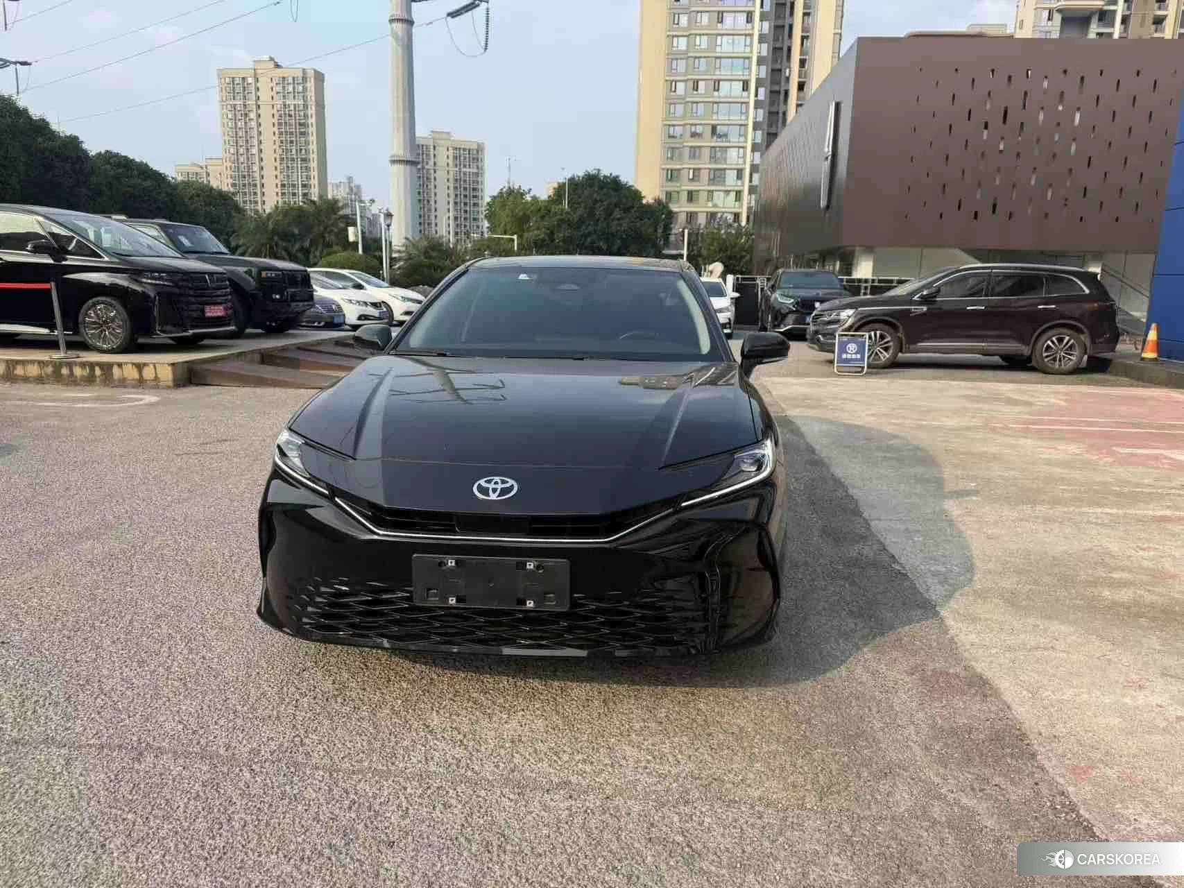 Toyota Camry 2024 Черный из Китая, фото 3
