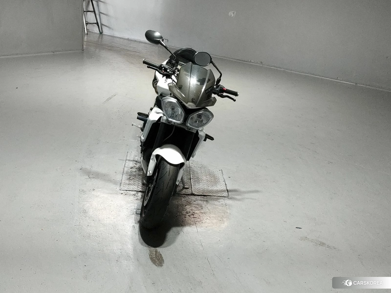Проданный Triumph STREET TRIPLE R 2012 из Японии, фото 3