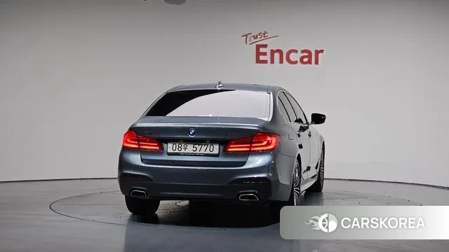 BMW 5 Series (G30) id 3363052 из Кореи 13