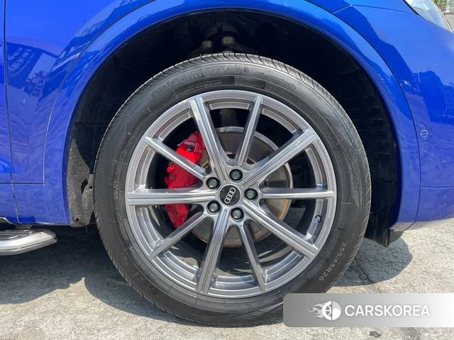 Audi Q5L id 4348844 из Китая 23