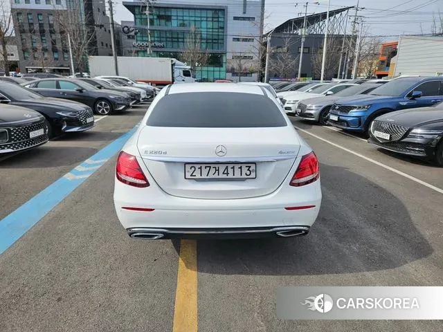 Mercedes-Benz E-Class W213 id 3709544 из Кореи 13