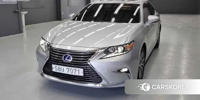 Lexus New ES300h id 3302937 из Кореи 10