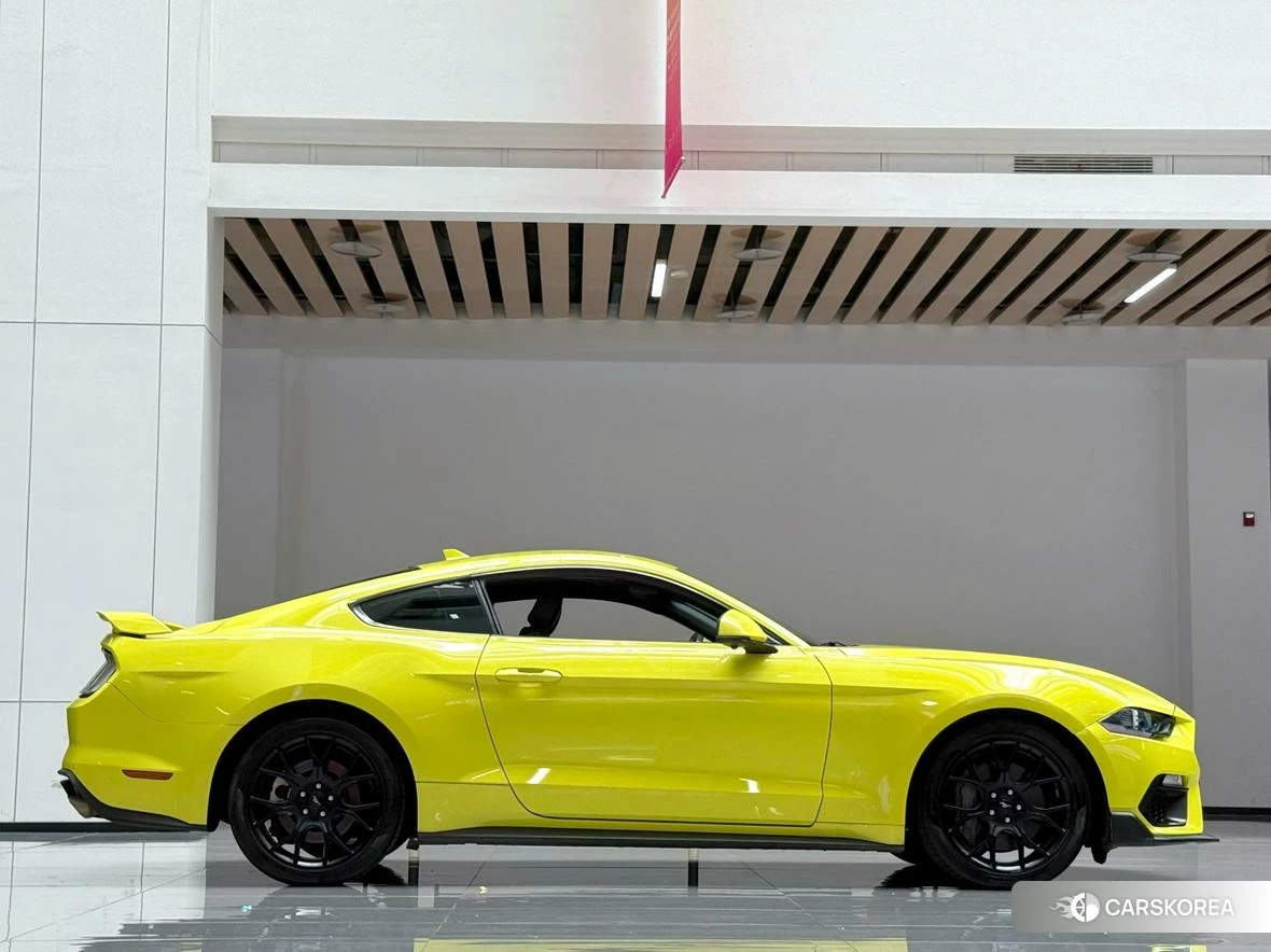 Ford Mustang 2021 Желтый из Китая, фото 3