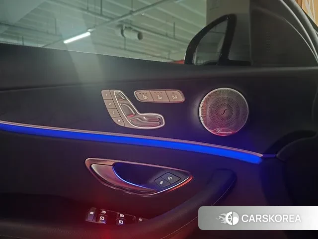 Mercedes-Benz E-Class W213 2018 Серебристо-серый из Кореи, фото 3