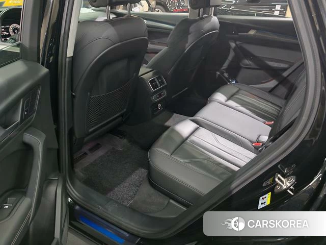 Audi Q5L 2023 Черный из Китая, фото 5